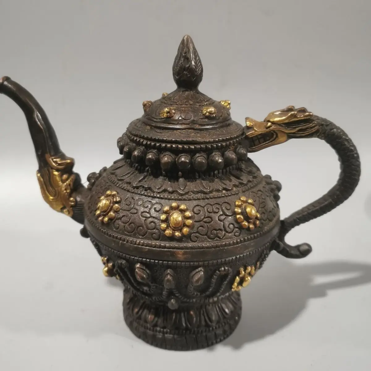 Retro Tibetan dragon handle pattern Teapot Ornament Decoration Tea Pet Figurines Desk Decor Accessories