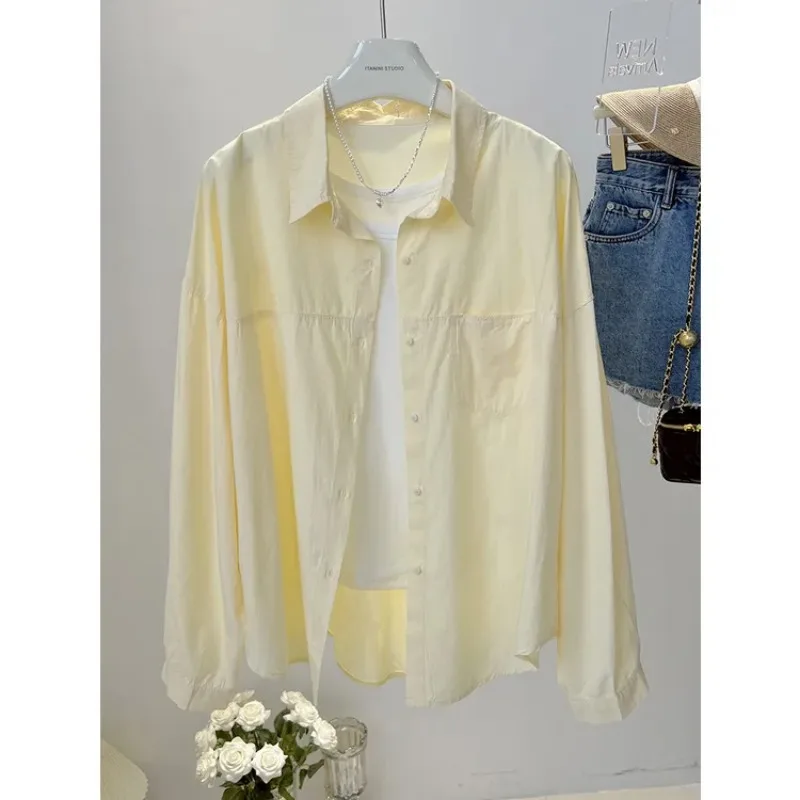 

Женская светло-желтая рубашка оверсайз с длинным рукавом, воротником и нагрудным карманом