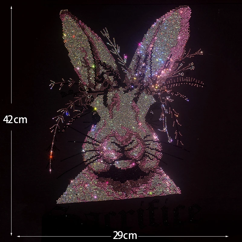 

Высококачественный алмазный узор «сделай сам» со стразами и мультяшным узором «группа», гладить на свитерах, футболках, толстовках и джинсовых куртках.