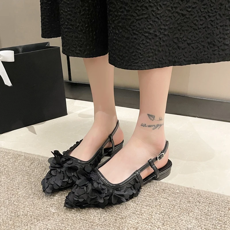 Fantazyjne kwiecista koronka Slingback sandały kobieta marka projekt szpiczasty nosek pasek z klamrą Sandalias panie eleganckie różowe buty sukienka