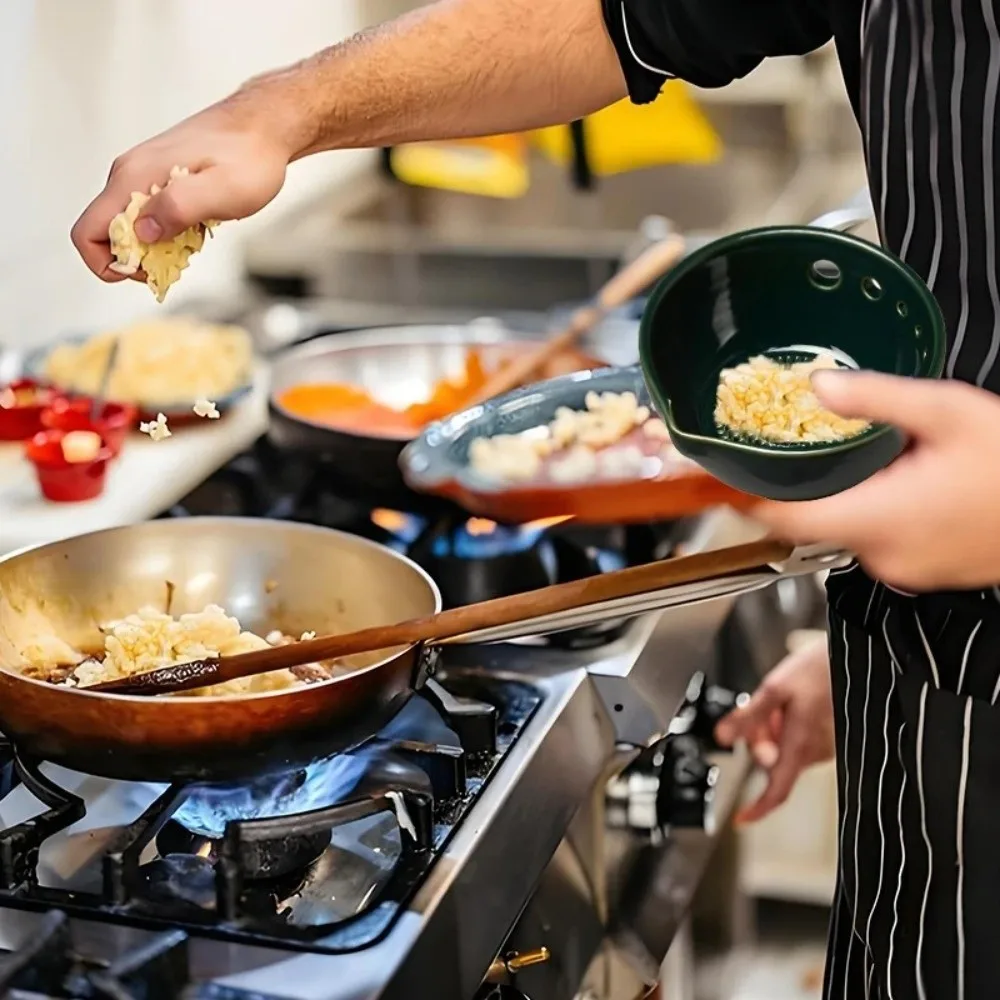 

Easy To Use Manual Garlic Grater Bowl Handmade 2-in-1 Herb Stripper Bowl Resin Multi-Hole Ginger Grater Home Cooking