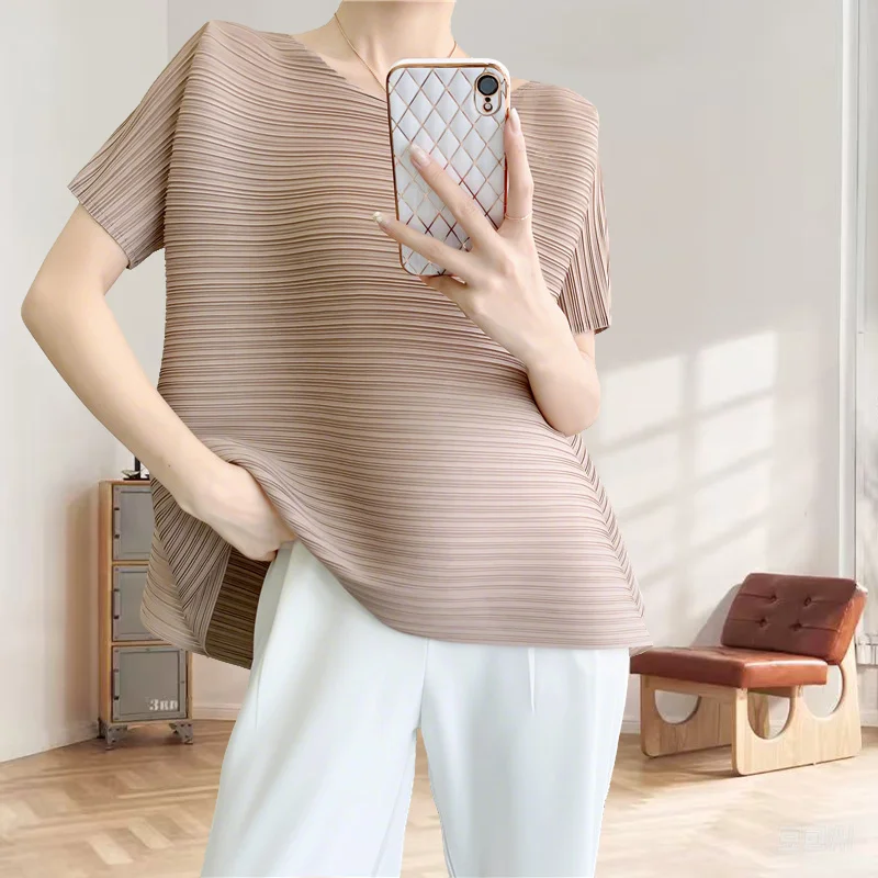 

2025 Summer Miyake Pleated Top Women Loose Fold T-shirt Comfortable Casual Round Neck One-piece Sleeve Niche Pleat Top