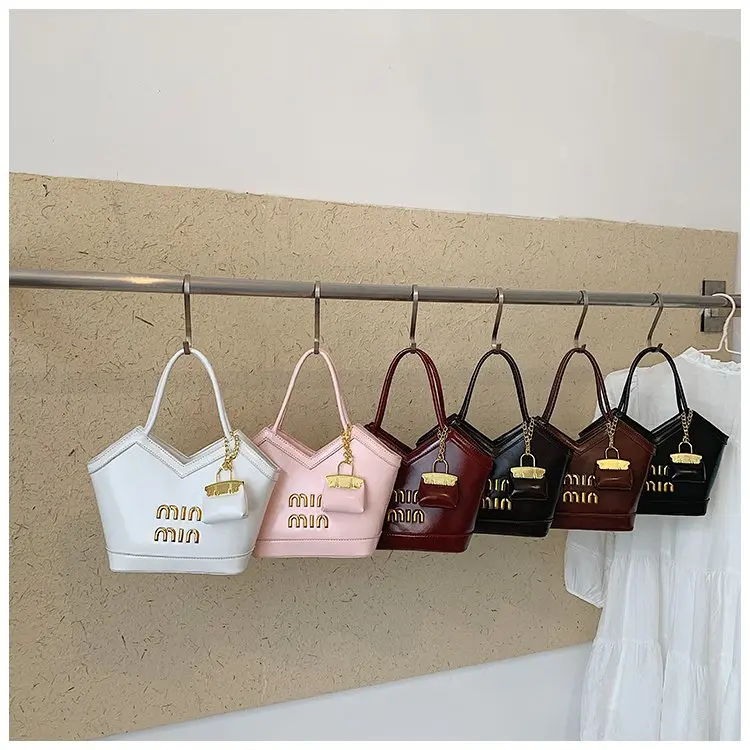 

Fashionable Chic Diaper Bags For Women Vintage Leather Crossbody Bag Designer Shoulder Bag Simple Large Capacity Tote Bag