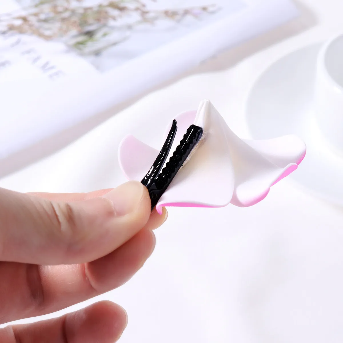 

Flower Hair Clips 24Pcs 2.4 Inch Hawaiian Plumeria Headpieces for Women Beach Accessories Tropical Hair Decorations Wedding Use