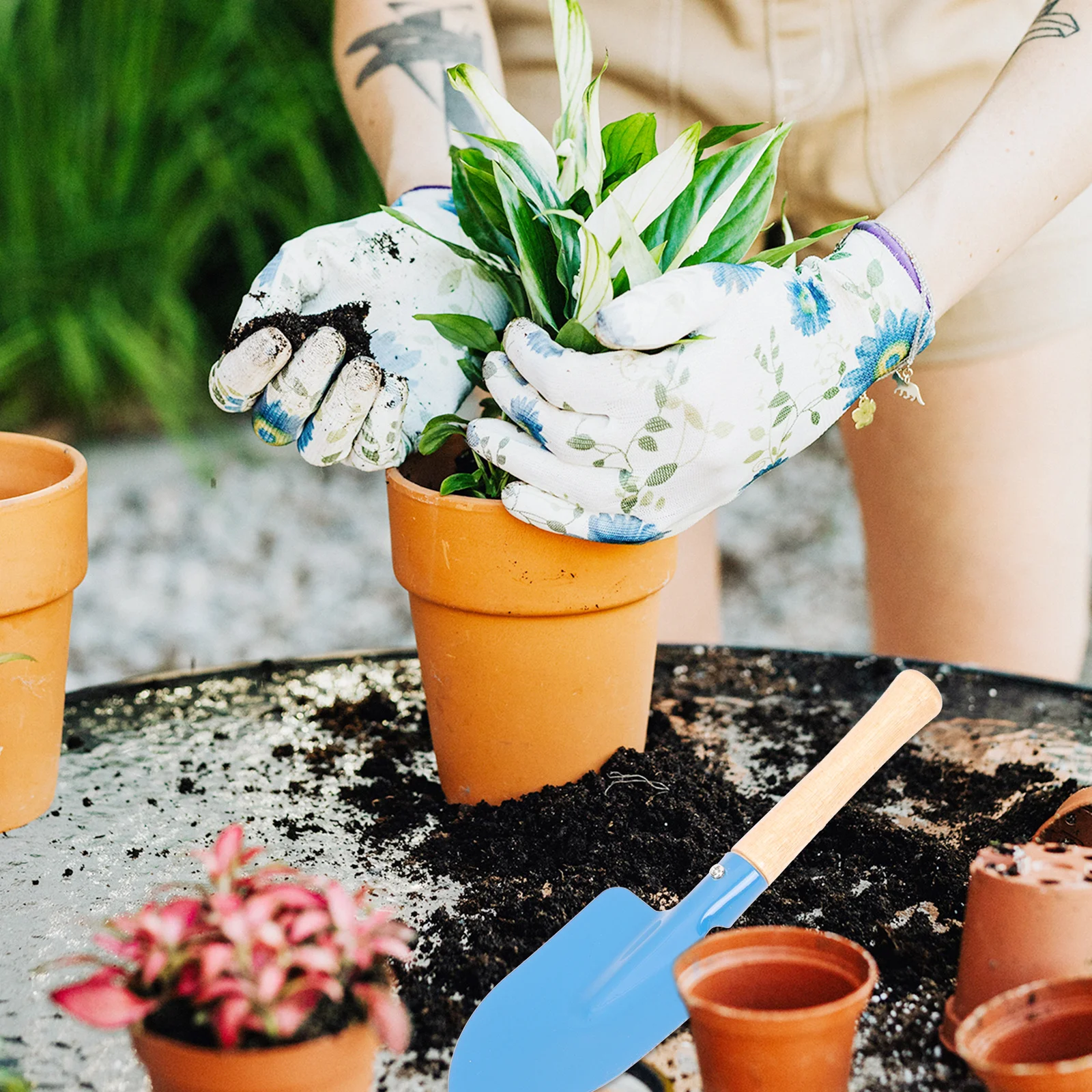 1 Juego de herramientas de jardinería para niños, pala de arena pequeña de Metal, Mini rastrillo con mango de madera, herramientas de plantación al aire libre, juego de jardinería para niños y niñas