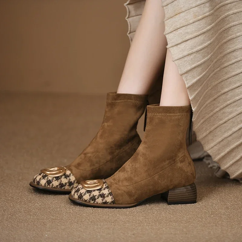 

2024 Autumn and Winter New Square Head Thick Heel Metal Buckle Women's Boots Thick Heel Back Zipper Matching Color Fashion Boots