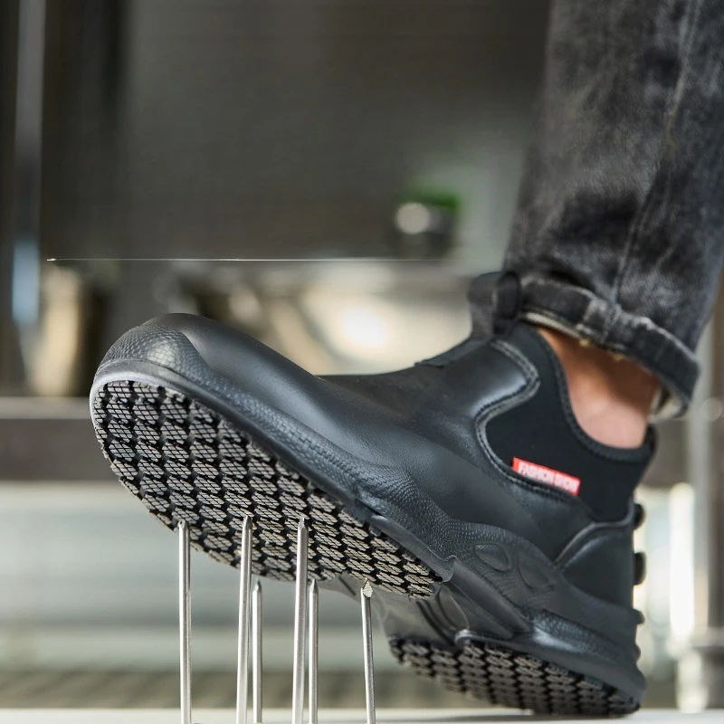 Anti-skid Kitchen Work Shoes Non Slip Work Waterproof Boots Lightweight Safety Shoes for Men Chef Work Shoes Leather Sneakers