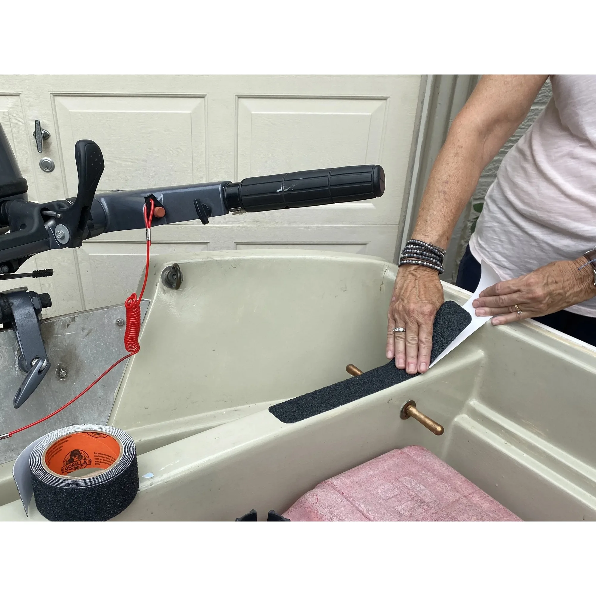 (2 パック) 接着剤トレッドテープ、10 フィート、シングルロール、ブラック