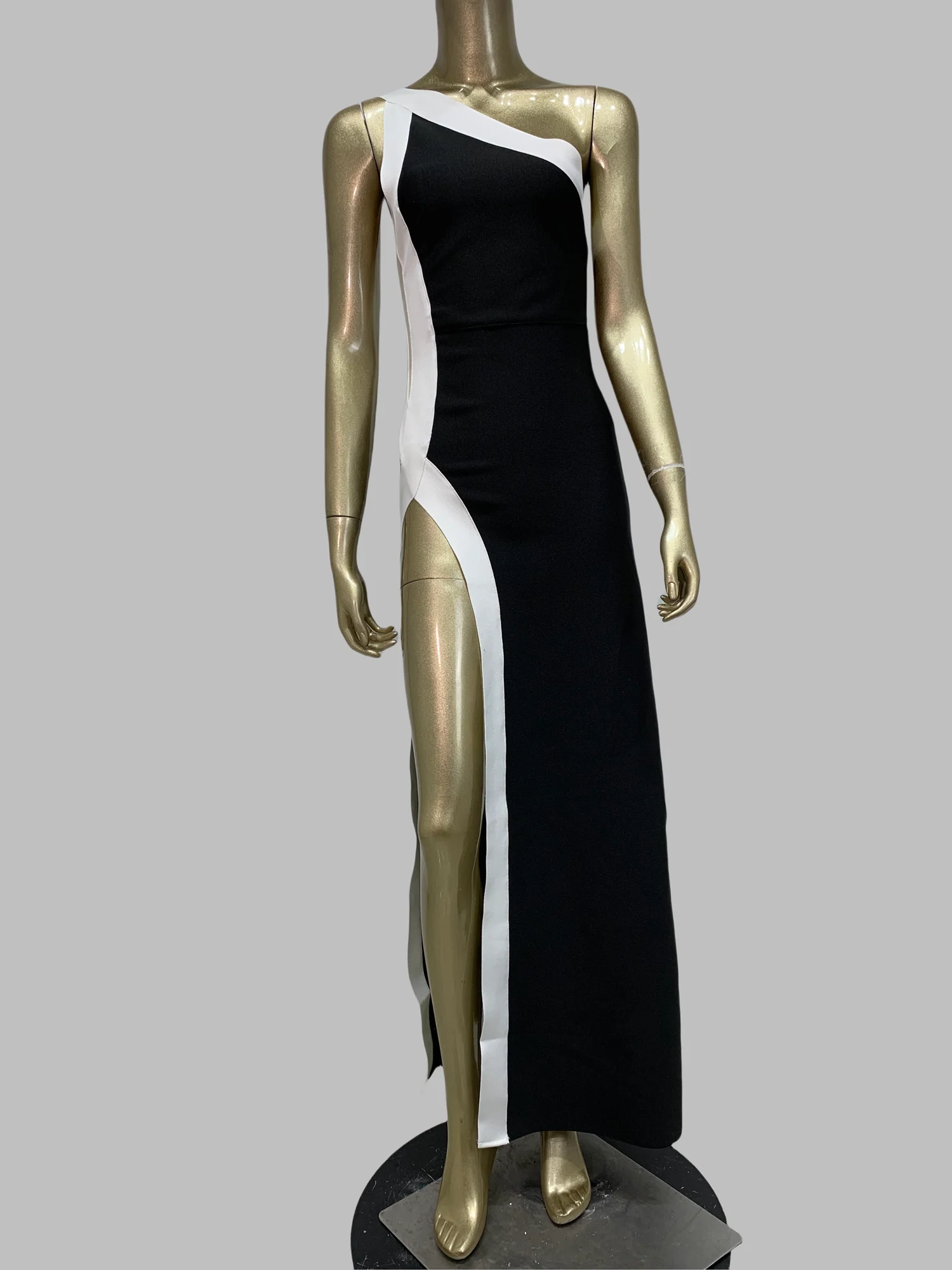 

2025 New Bandage Dress Women Sexy Evening Club Dress One Shoulder White Border Open Leg Maxi Long Special Occassion Gowns