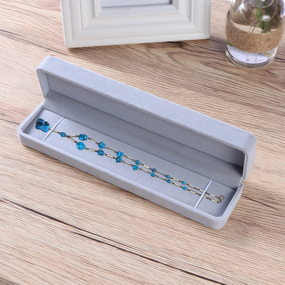 

Metal Jewelry Storage Box Organizer For Necklaces Bracelets Watches Earrings Portable Grey Rectangle Container Holder Case For