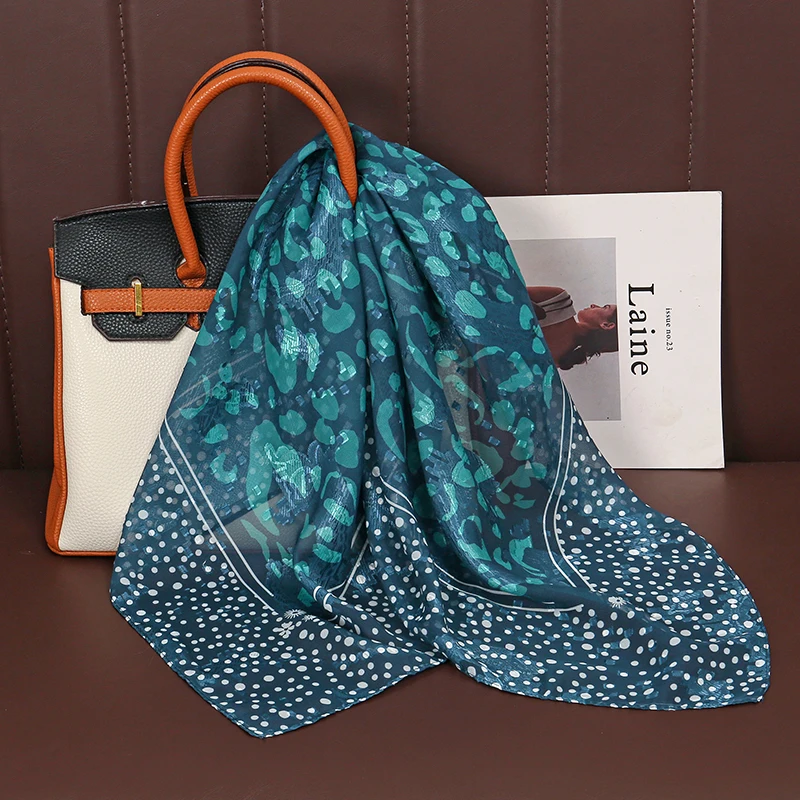

2025 New Luxury Design Square Silk Scarf Women 70*70cm Bandana Soft Hair Band Wrap Hijab Neckerchief Hairband Headband Foulard
