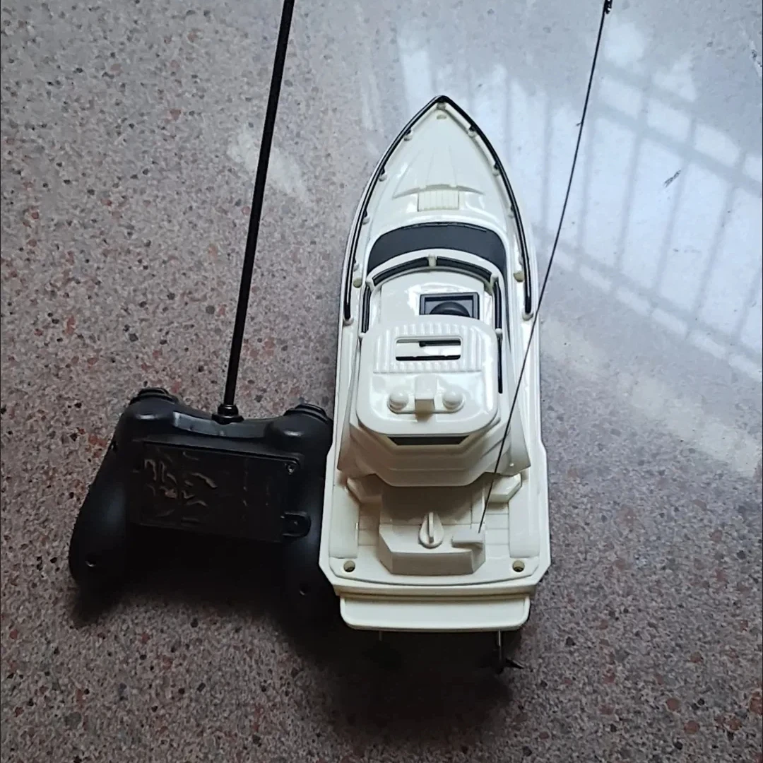 4-Channel RC Racing Boat – Electric Waterproof Remote Control Speedboat with 4-Way Steering for Pool, Lake & Outdoor Summer Water Play 4