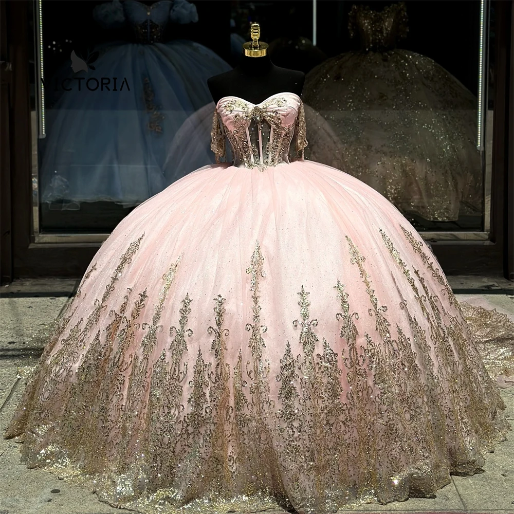 Oszałamiająca złota koronkowa aplikacja różowa sukienka na quinceanera księżniczka słodka 15-letnia dziewczyna sukienka na przyjęcie urodzinowe Vestido De Quinceañera