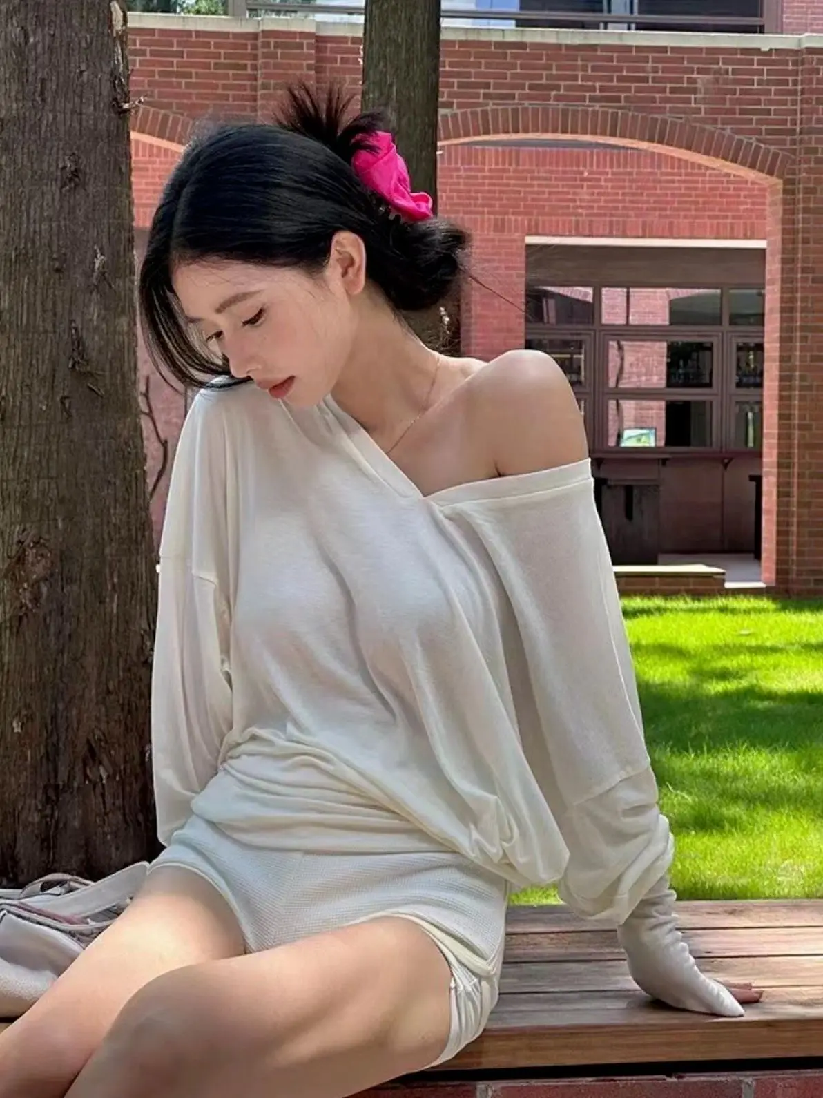 Otoño 2024 principios picantes chica puro deseo estilo cuello pico fuera del hombro manga larga pulóver mujeres suelta sólido Irregular Top YQYW