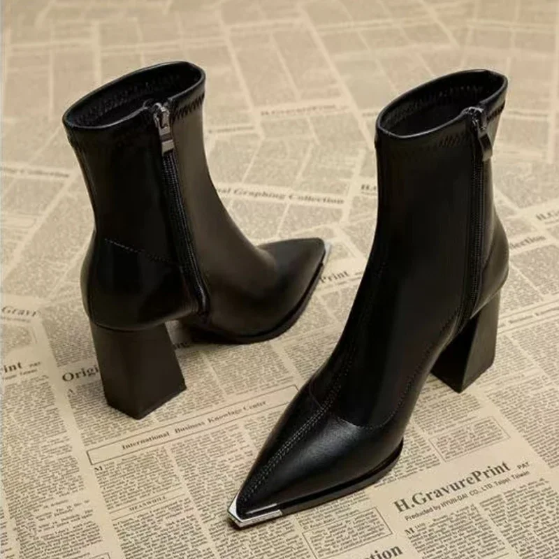 

Luxury Designer Shoes for Women Black Ankle Boots Pointed Toe High Heel Chelsea Boots Metal Decoration Booties Botas Para Mujer