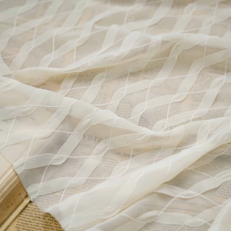 

Новая летняя весенняя полосатая волнистая вышивка, шифоновая ткань, классическая рубашка, женская одежда, декоративный материал, японский корейский стиль