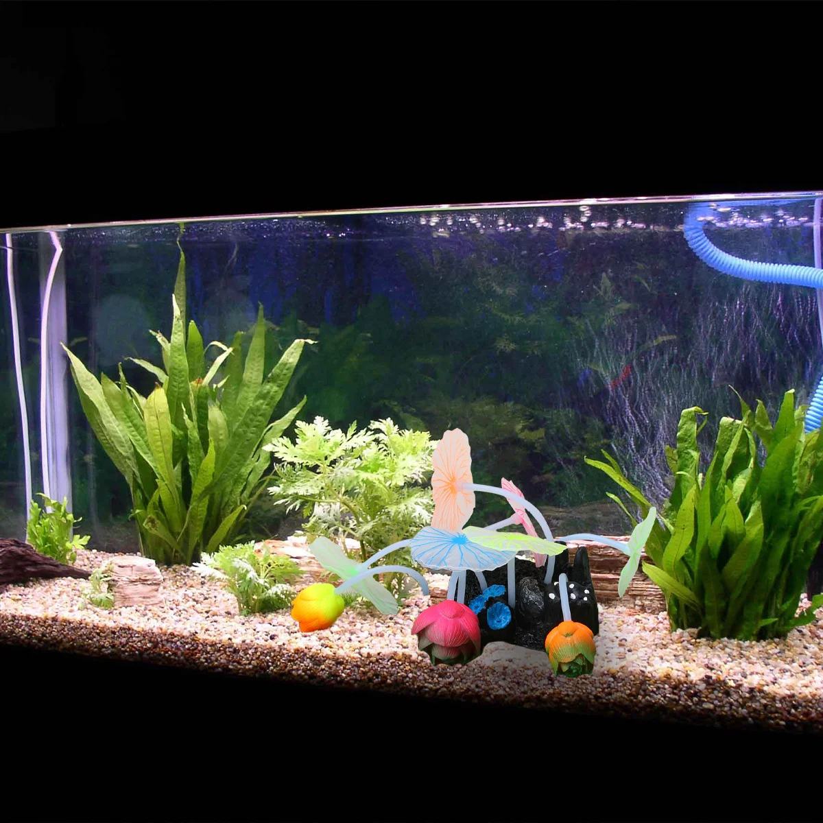 

6pcs Night Glow Simulation Aquarium Plants Silicone Lifelike Fish Tank Decorations For Fresh Salt Water Aquatic Tanks Pets