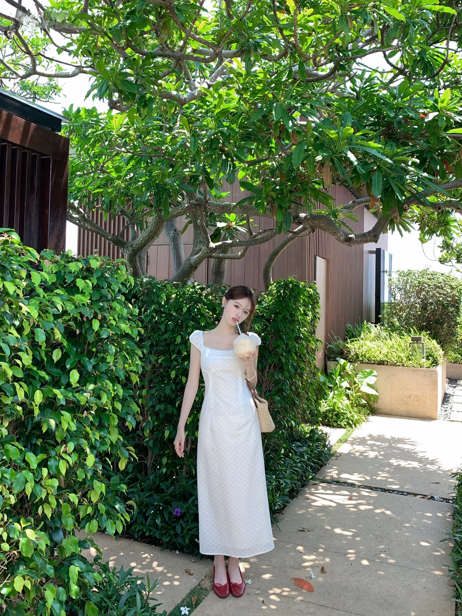 

Летнее женское платье Neurcz из чистого хлопка с квадратным вырезом, коротким рукавом, приталенное, А-силуэт, для города, из полиэфирного волокна