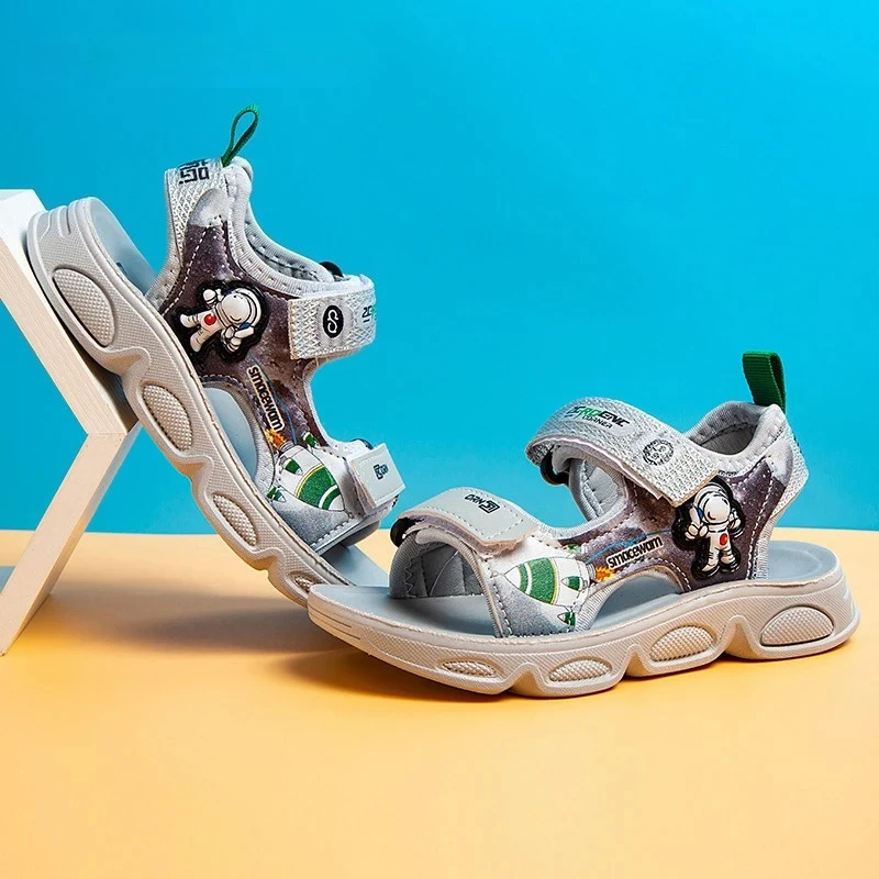 

Летние сандалии 2025 г., износостойкая уличная пляжная обувь для мальчиков, модная повседневная спортивная обувь на мягкой подошве, легкая детская обувь