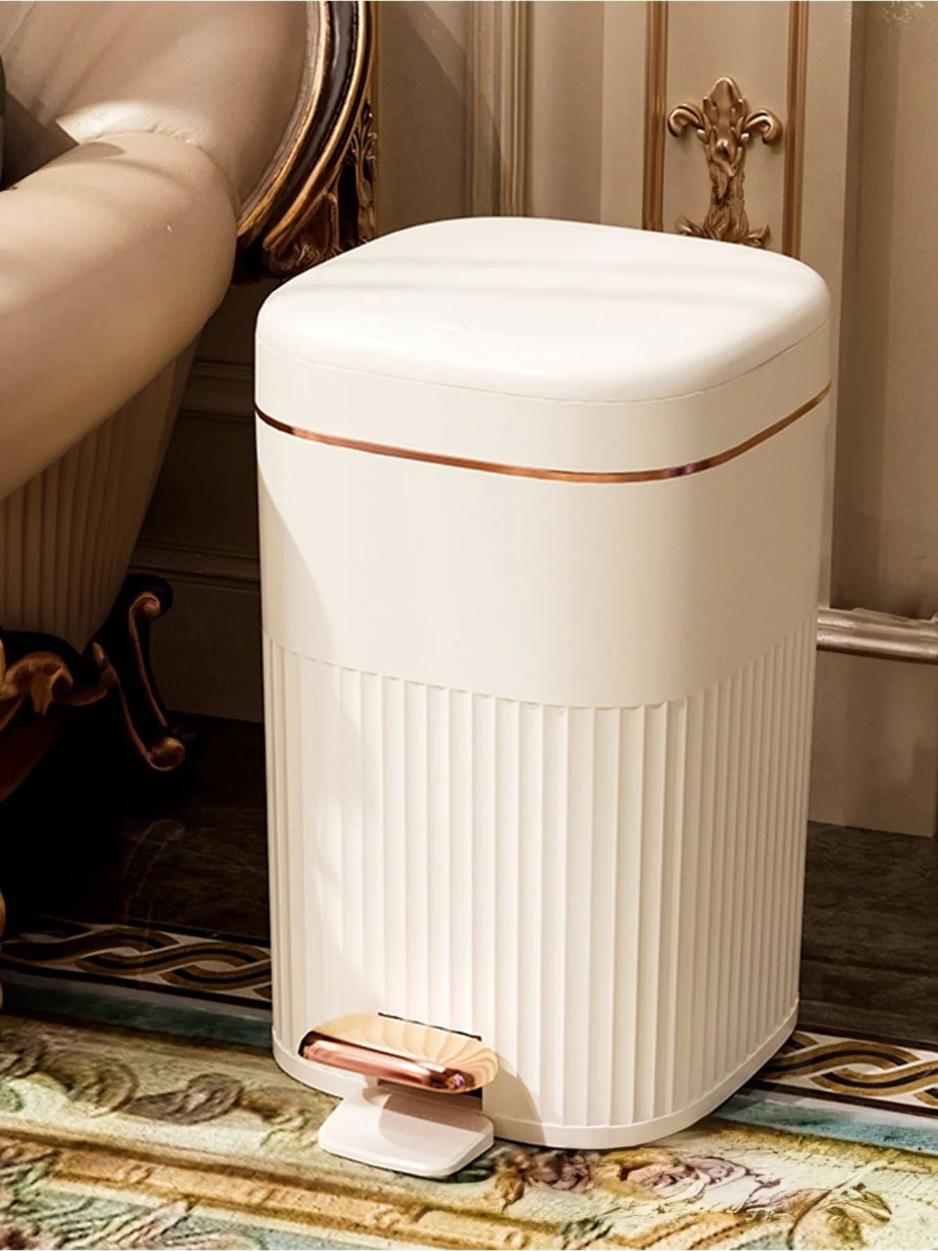 1pc Modern & Luxury Large Capacity Pedal Garbage Bin With Lid For Home, Bathroom, Living Room And Bedroom Use