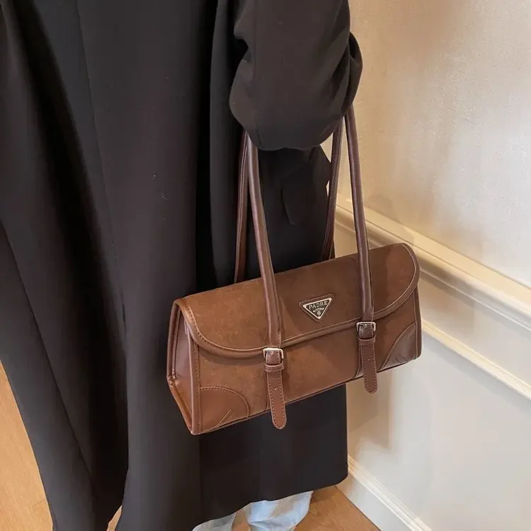 

2026 Large-Capacity Retro Baguette Bag Women's One-Shoulder European Collegiate Style Maillard Color Armpit Bag for Ladies