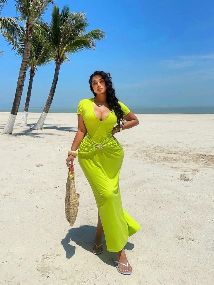 Plus-Size Women's Beach Vacation Dress: Starfish-Printed, Deep V-Neck, Short-Sleeve, Bodycon, Fitted Dress – Vacation Style view 2