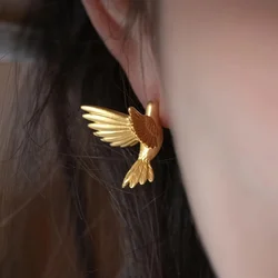 1 Pair of Ethnic Style Fashionable and Exquisite Golden Color Bird Earrings Artistic Peace Pigeon Earrings Daily Wearing Jewelry