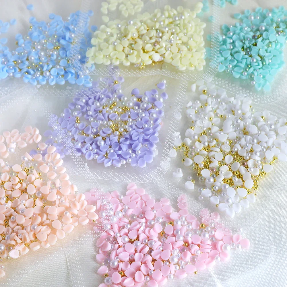 150 pcs/bag Sakura Orbiculate Petal Epoxy Resin Filling Mini Petals Epoxy Resin Flower Beads DIY Pendant Bracelet Jewelry Crafts