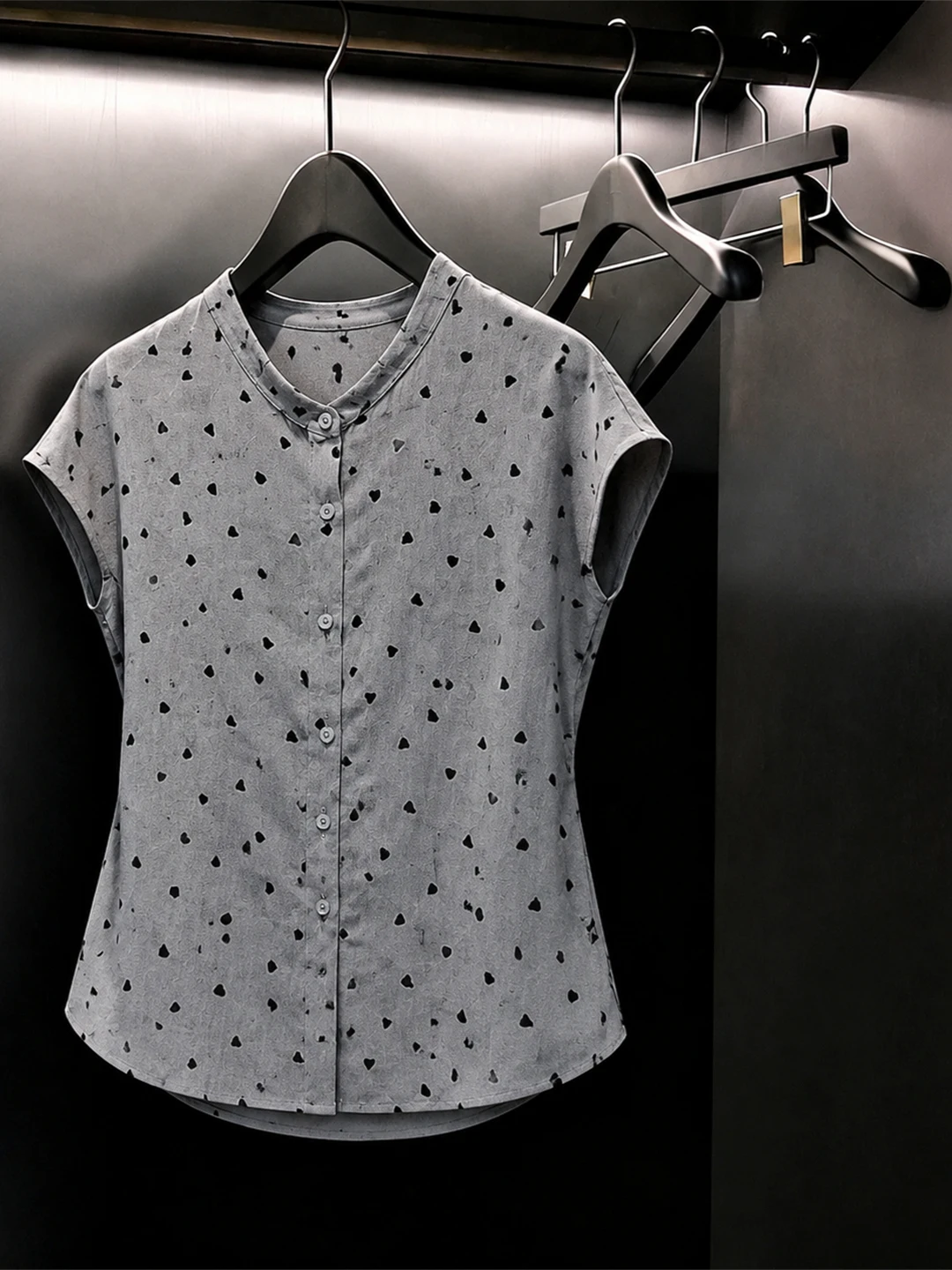 

Korean Style Light Maturity Single Button Short Sleeve Casual Shirt Women's Top Fashionable Design Summer 2026 Silk Blend