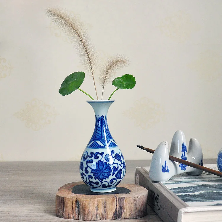 Jingdezhen Hand Drawn Small Vase Flower Arrangement Antique Tea Ceremony Blue And White Porcelain Mini Vase