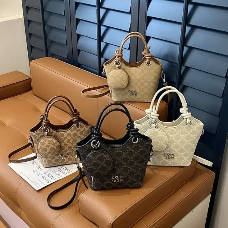 

Luxury Must-Have Crossbody Designer Diaper Bag For Women Fashionable Large Capacity Tote Elegant Leather Handbag Essential