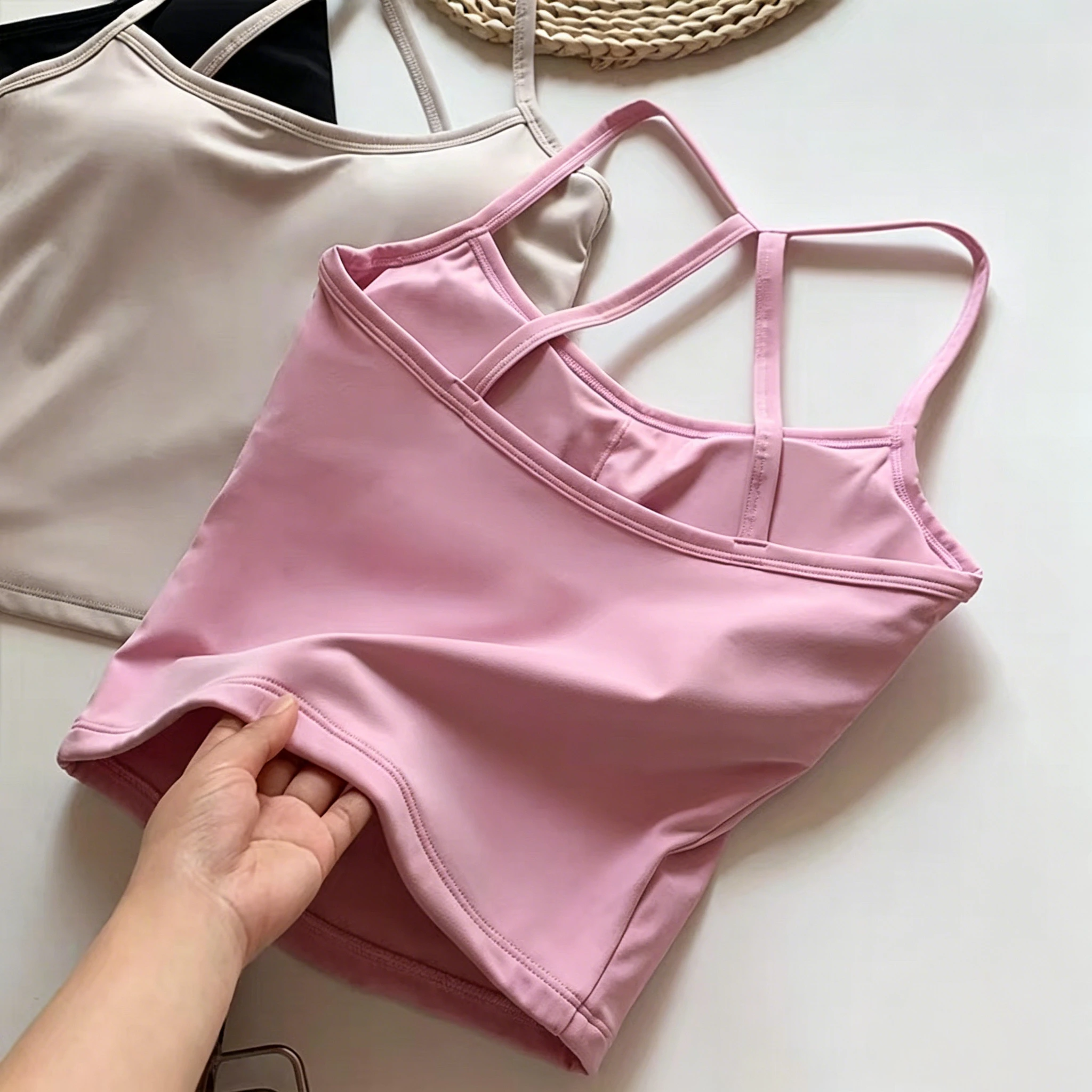 Sexy Damen-Fitness-BH mit V-Ausschnitt, Nude-Sport-BH, Neckholder-Yoga-Oberteil, bequemes, atmungsaktives Gym-Top für aktive Bewegung – Detail 6