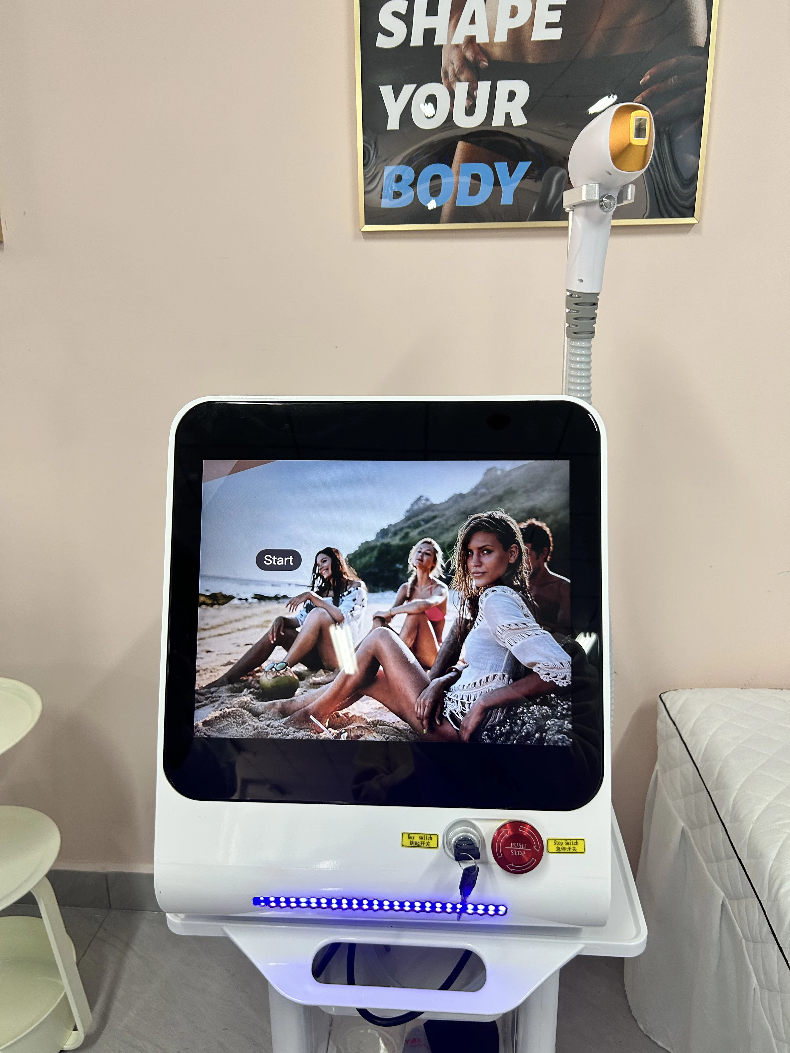 Dispositivo portátil de remoção de pelos a laser de diodo 808nm, máquina de resfriamento de gelo para redução permanente indolor de pelos, clínicas de salão de beleza