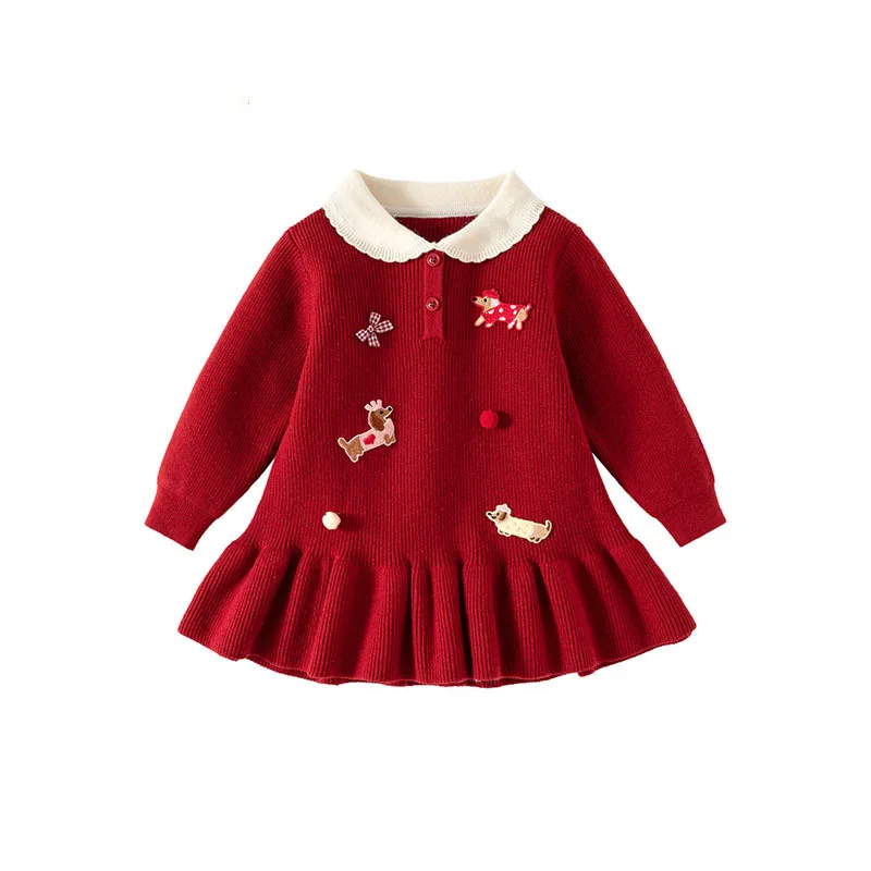 Stilvolles Herbst- und Winteroutfit für Mädchen: ein rotes Strickkleid für Babys. – Detail 2