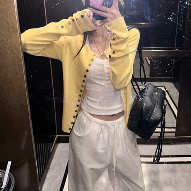 

GraceHer Chic Single-breasted Solid Color Top Women's Simple Versatile Fashion Design Knitted Cardigan Street Women's Clothing