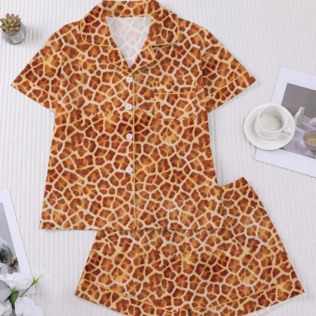 

Brown Women‘s Pajamas with Giraffe Print Lapel Short Sleeves and Shorts Home Wear Set Loungewear Clothes Christmas Gifts
