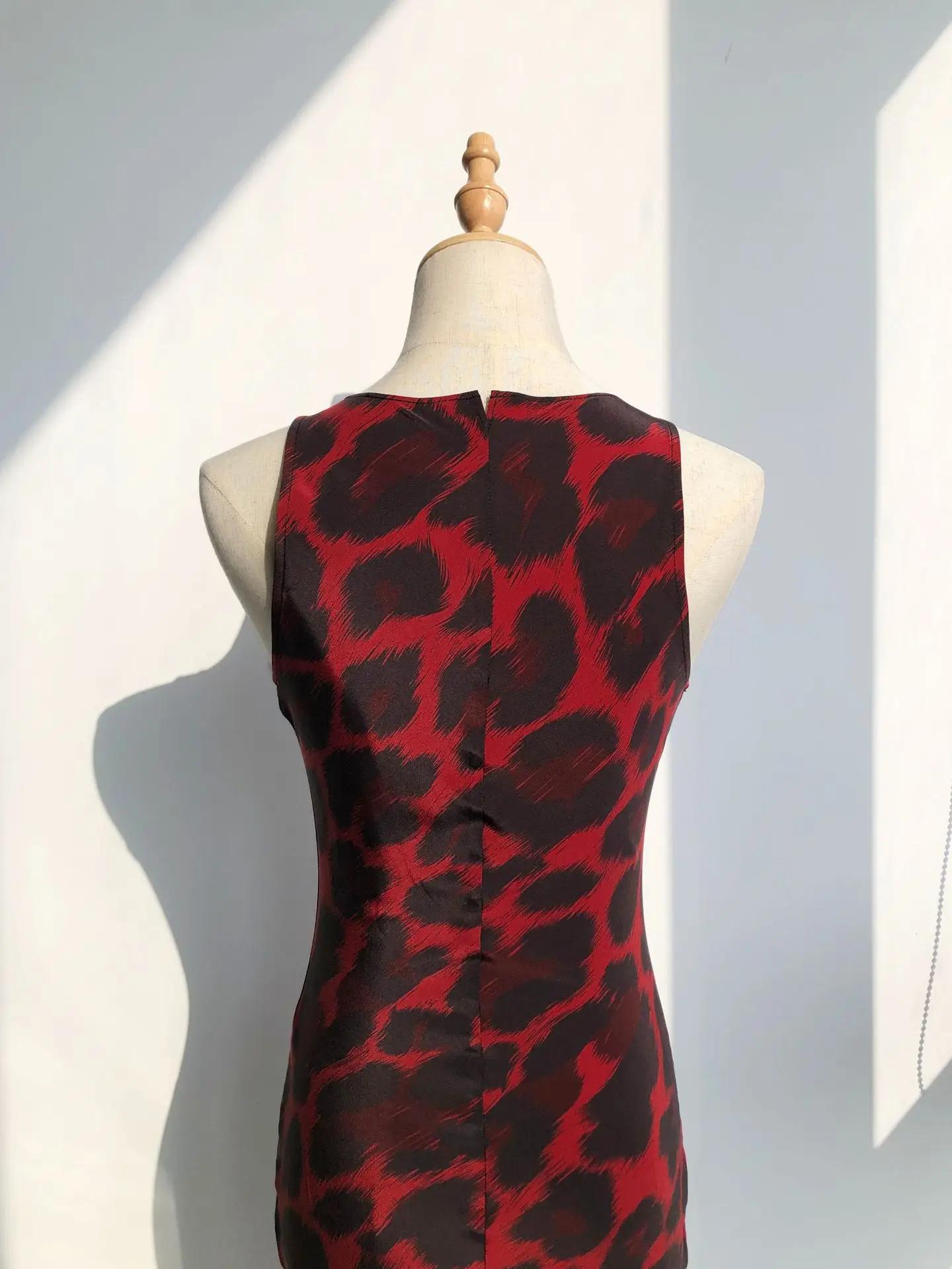 BirdTree-17MM 100% Silk Elegant Vest Dress, Women O Neck Leopard Print, French Retro Party Slim Dresses, 2025 Summer D56931CC