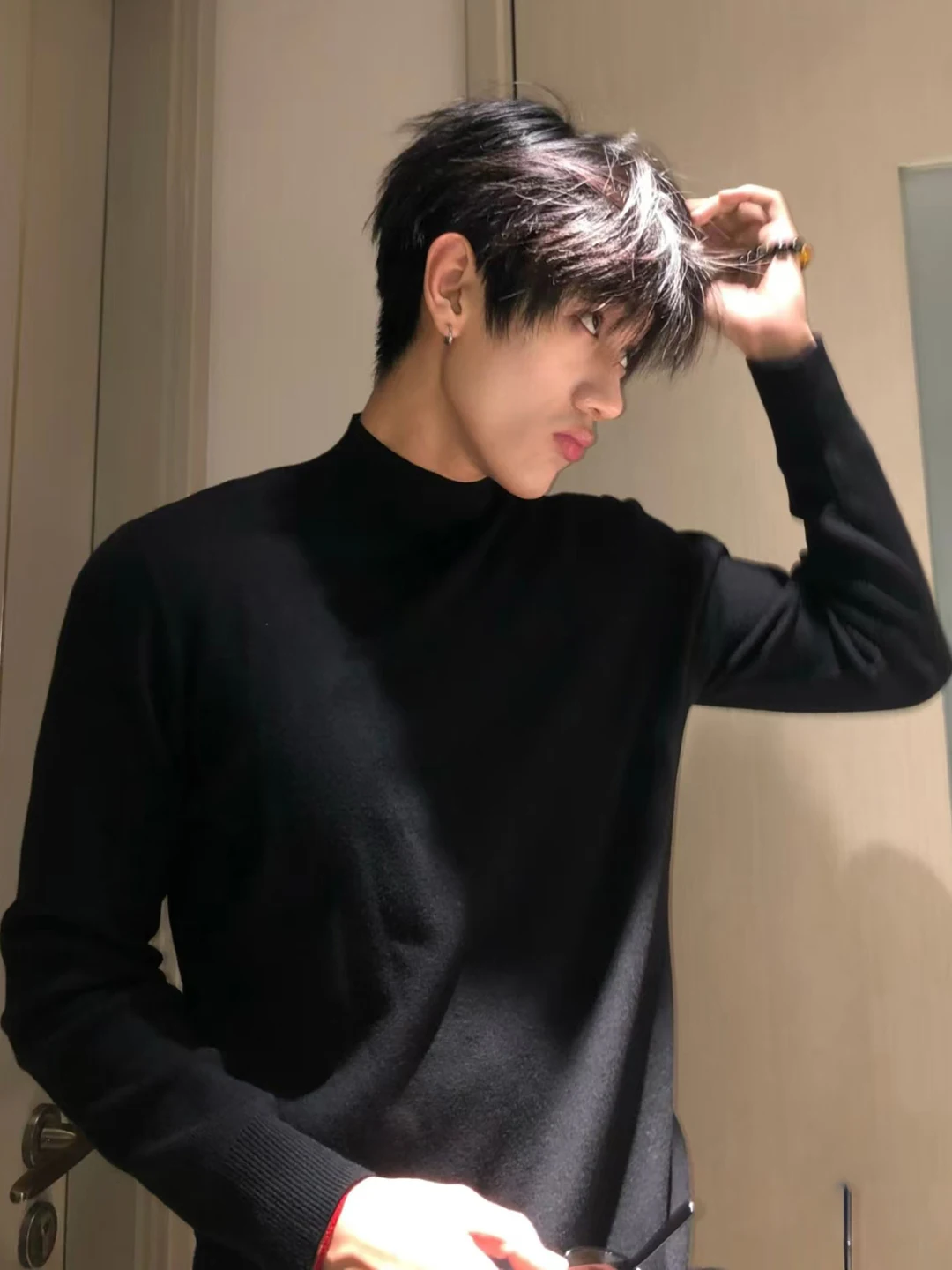 

Мужской вязаный свитер с высоким воротником, зимний, теплый, облегающий, с флисовой подкладкой, утолщенный, изысканный черный