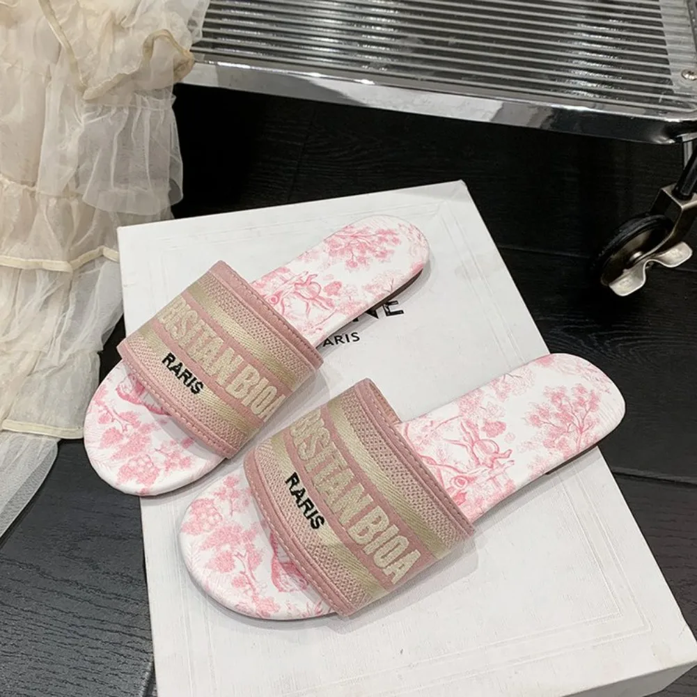 Damen-Mode-Flachpantoffeln, Sommer-Neuheit, runde Zehenpartie, offene Zehen, Buchstabenstickerei, weiche Sohle, rutschfeste Sandalen, Damen-Hausschuhe – Detail 21