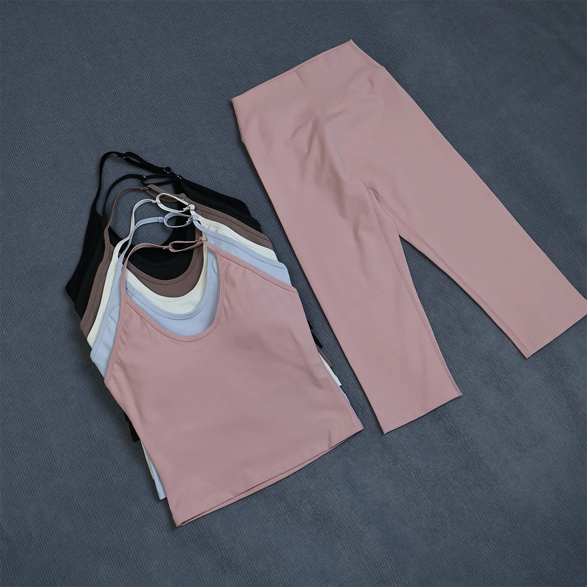 Damen Sommer-Sportset 2-teilig Ärmellose Stoßfeste Weste Capri-Leggings 3/4 Zweiteiliger Fitness-Yoga-Laufanzug für Outdoor-Aktivitäten – Detail 23