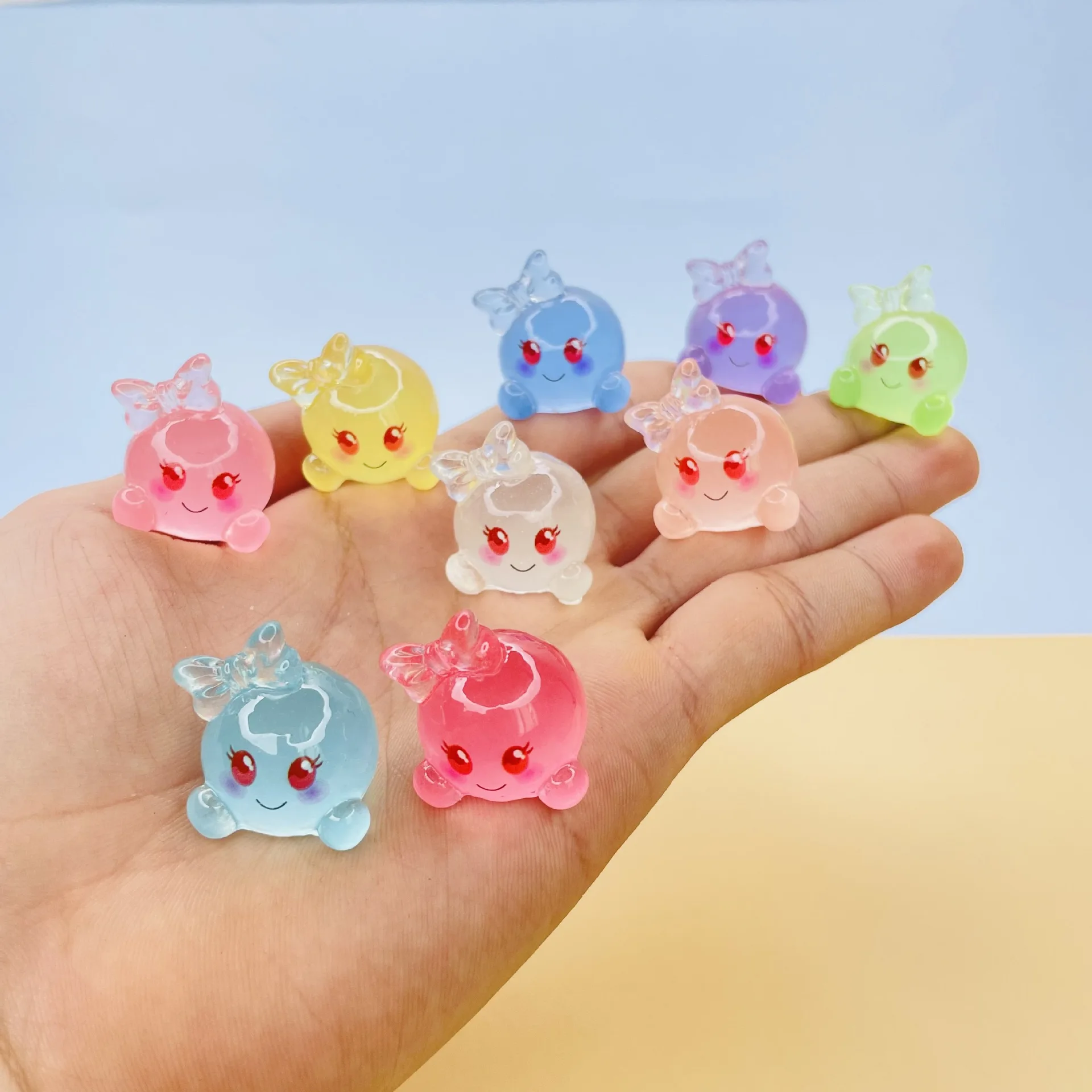 10 Pcs Creative Three-Dimensional Kirby Cartoon Pendant Cute Luminous Bubble DIY Three-dimensional Ornaments Resin Accessories