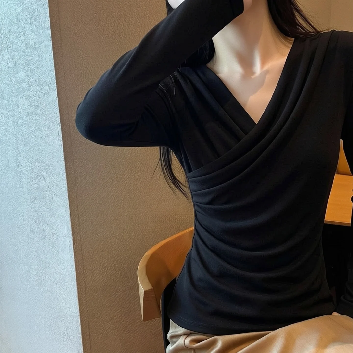 Keyanketian 2613 Slim Fit Long Sleeve T-Shirt V-Neck Cross Design Breathable Comfortable Knitted Women's Top Fashionable Base...