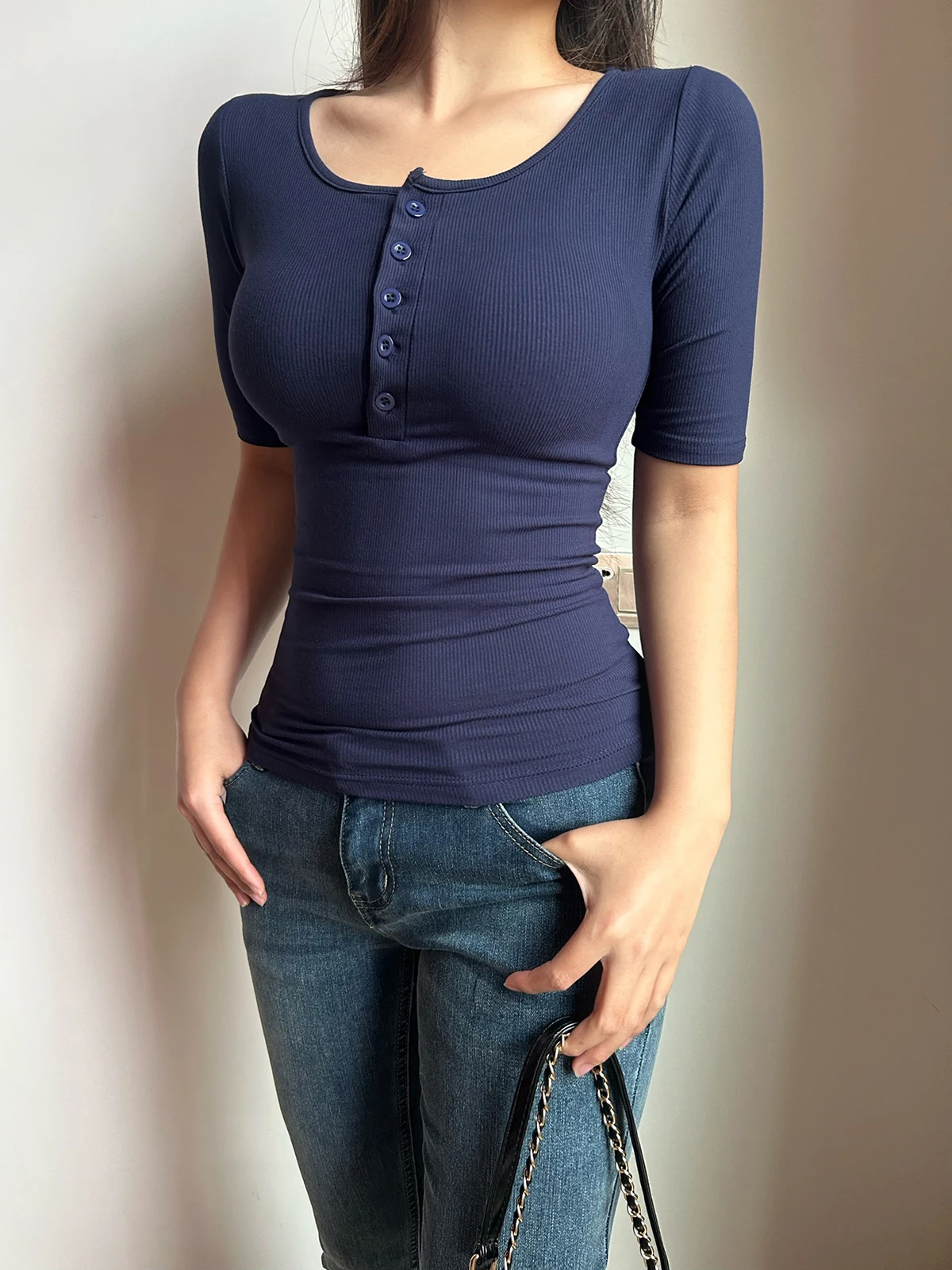 Sexy Pure Desire Button U-Ne Five-Sve Damen T-Shirt Sommer Slim Low Chest Inner Wear Elastic Waist Middle Sve Top