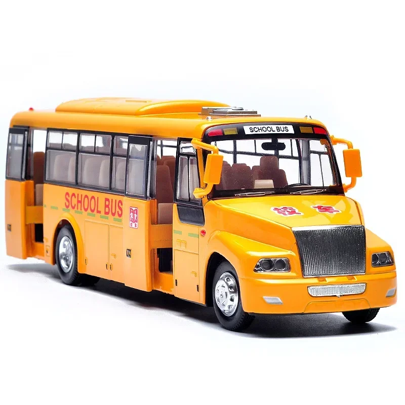 

1:32 Scale Alloy Car Model Toys Diecasts Pull Back School Bus Children's Rubber Tire Die-casting Sound and Light Vehicle Gifts