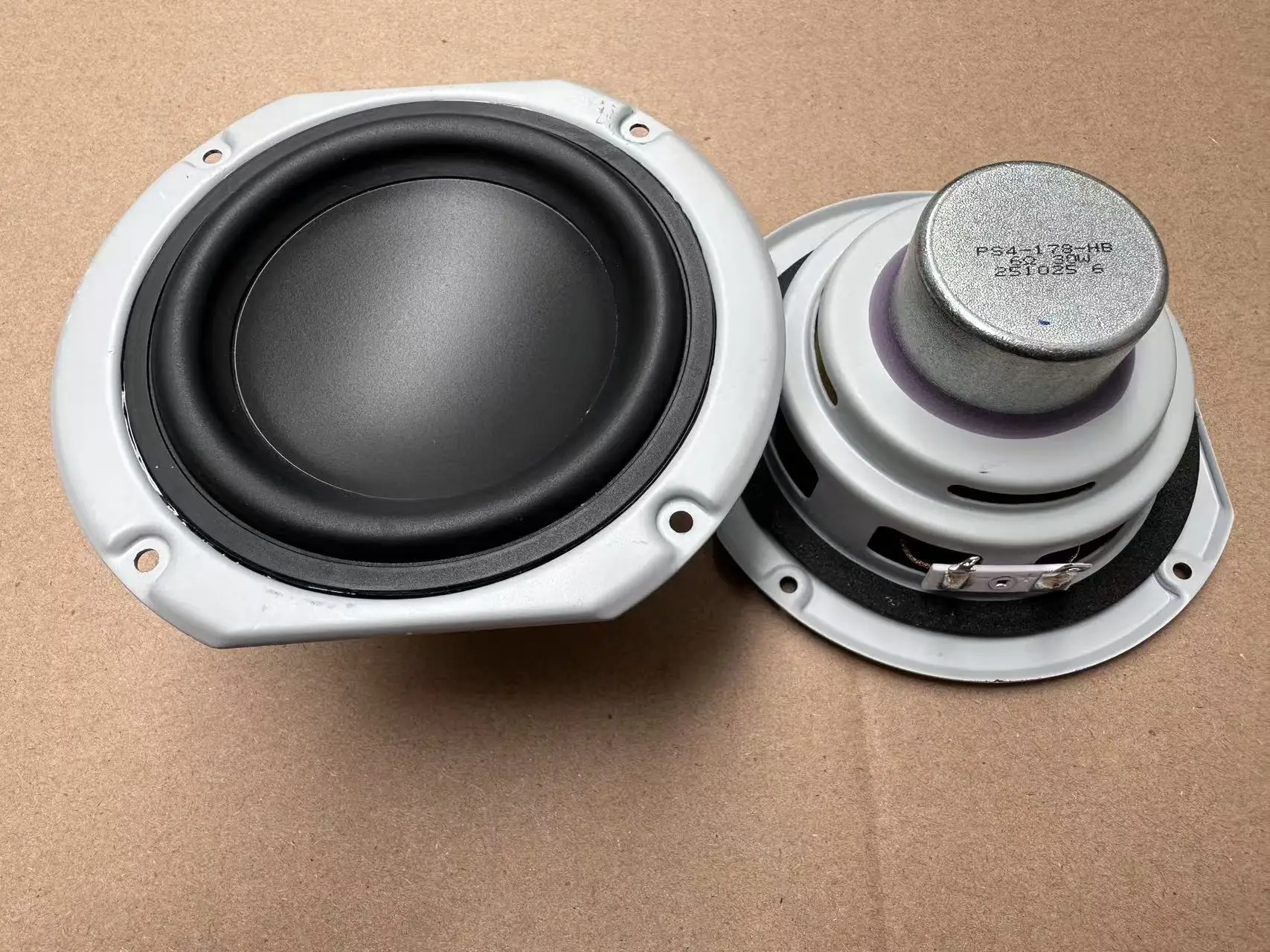 4 Polegada alto-falante de graves médio de curso longo 6ohm 30w grande borracha alta dinâmica para harmon kardon subwoofer de neodímio de alto desempenho h