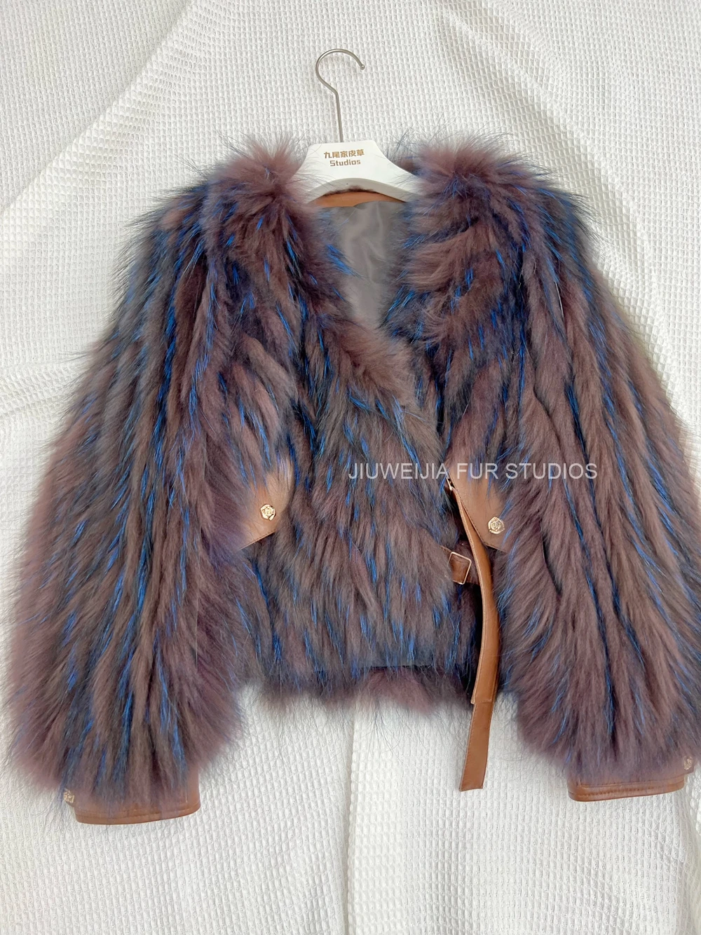 2026 Winter New Fur Strip Sewed Together Short Style Thin Raccoon Fur Fox Fur Coat Young Women's Coat