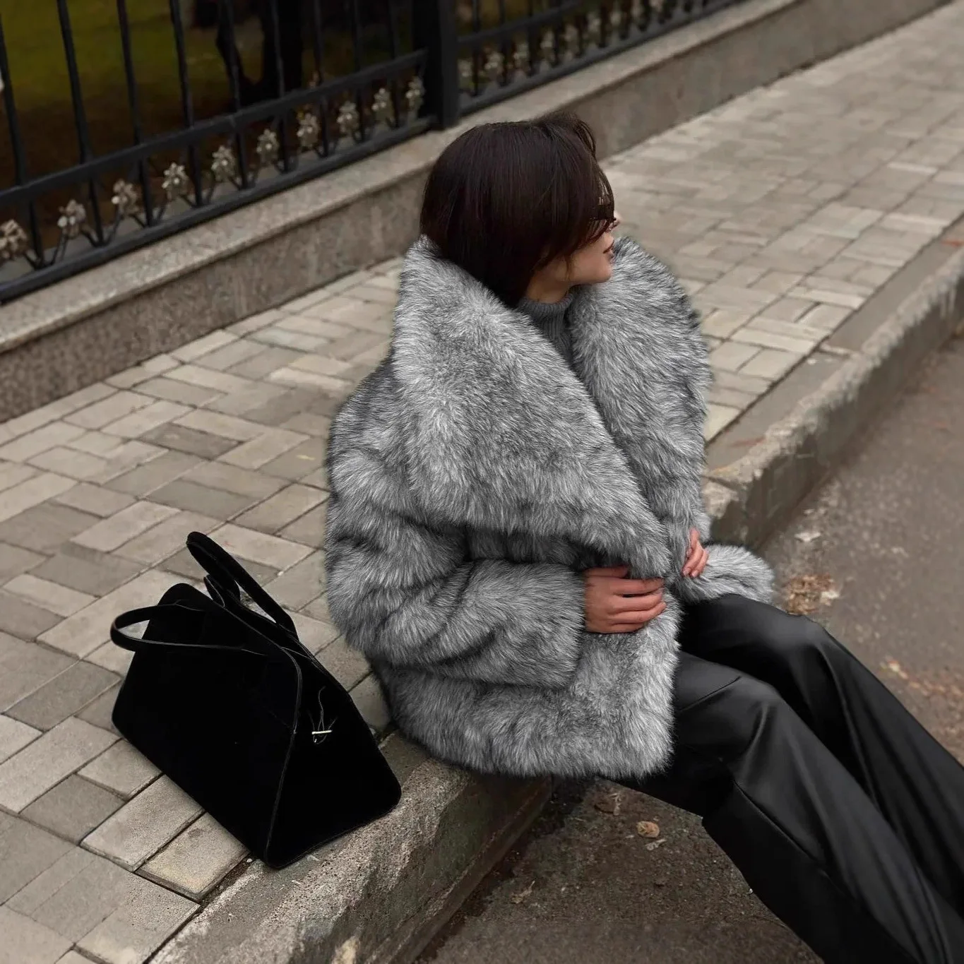 Manteau court à revers gris pour femme, col rabattu, manches longues, confortable, ample, en fausse fourrure, vêtements de rue pour vacances d'hiver