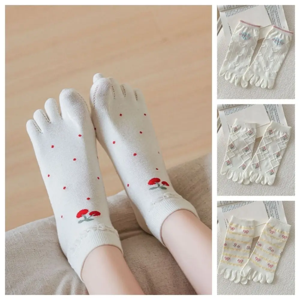 

2Pairs Cute Heart Cotton Toe Socks Sweet Jacquard Toe Separated Socks Flower Bow Hosiery Boat Tube Socks Women Summer