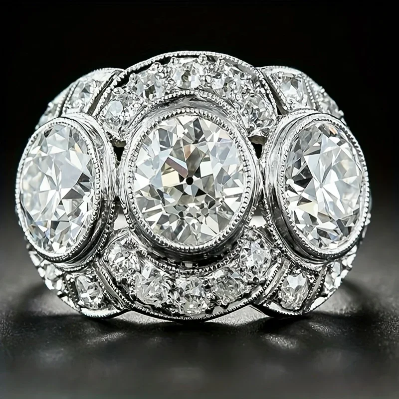 Huitan Fancy Three Oval CZ Rings for Women Brilliant Stylish Engagement Accessory Gentle Opulent Fashion Jewelry for Wedding