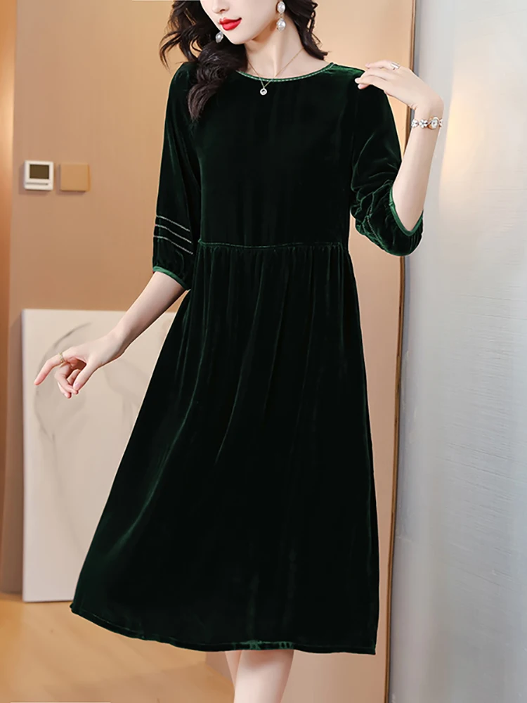 Female Red Velvet Elegant Loose Long Dress Autumn Winter Thick Warm Casual Home Dress 2024 Korean Vintage Hepburn Luxury Dresses